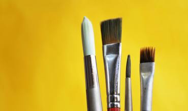 Storing brushes